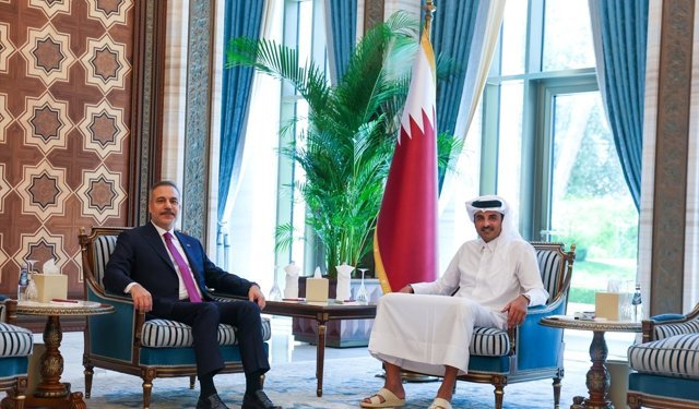 Dışişleri Bakanı Fidan, Katar Emiri Şeyh Temim tarafından Doha'da kabul edildi