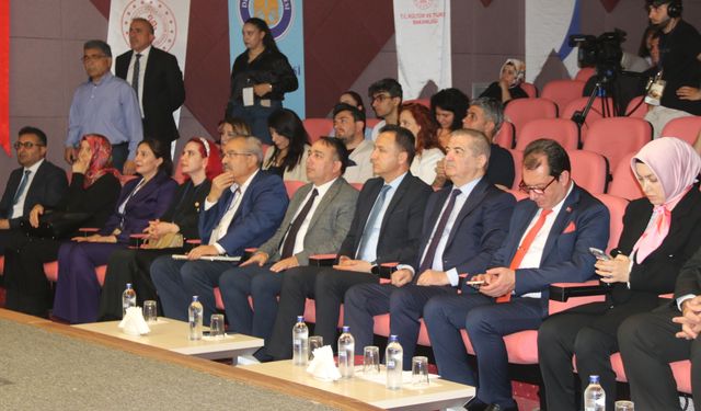 Diyarbakır'da '2. SineAkademi Uluslararası Sinema ve Medya Çalışmaları Kongresi' başladı