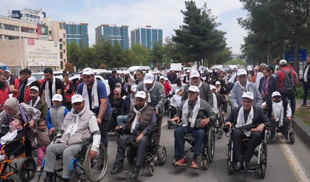 Diyarbakır'da 'Engelliler Onur Yürüyüşü' düzenlendi