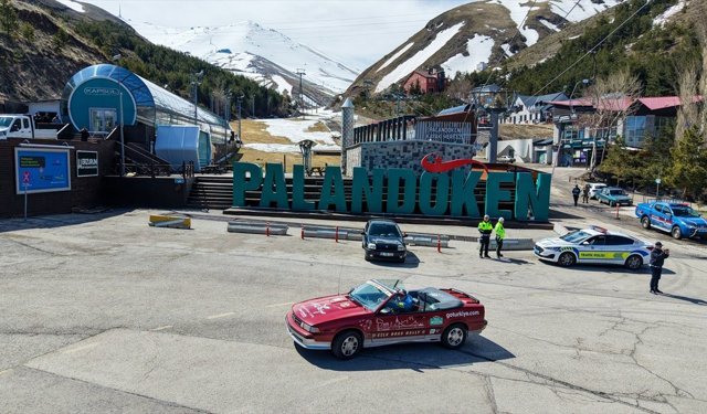 Doğu-Batı Dostluk ve İpek Yolu Rallisi ekibi Erzurum'dan Kars'a hareket etti
