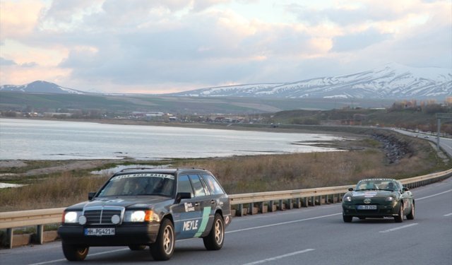 Doğu-Batı Dostluk ve İpek Yolu Rallisi'nin Bitlis etabı tamamlandı