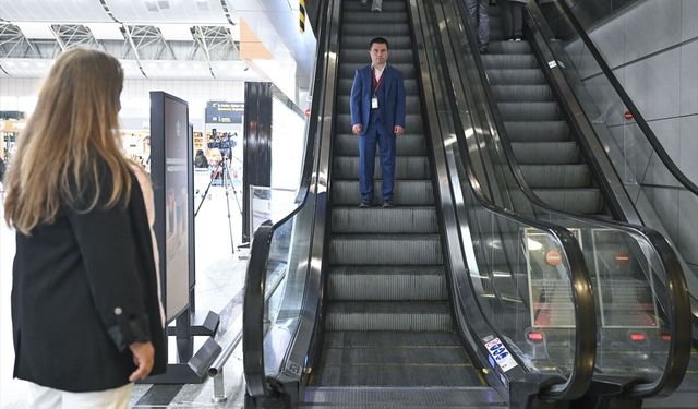 Down sendromlu oğlunun desteğiyle hayata tutunan kadın oğluyla mesai arkadaşı oldu