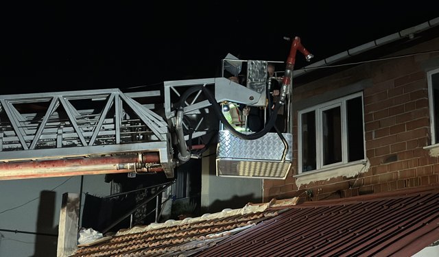 Edirne'de evin girişindeki beton zeminin çökmesi nedeniyle 1 kişi yaralandı