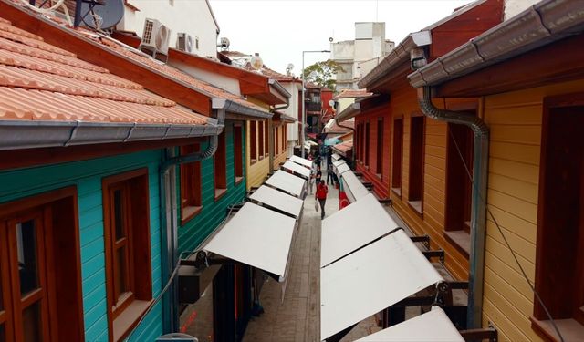 Edirne'nin yenilenen 'Dar Çarşısı' kente renk kattı