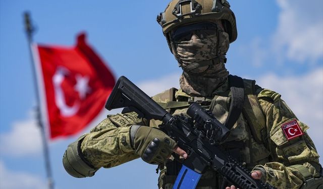 EFES-2026 Tatbikatı'nda TCG Anadolu'nun amfibi ve hava kabiliyetleri sergilendi