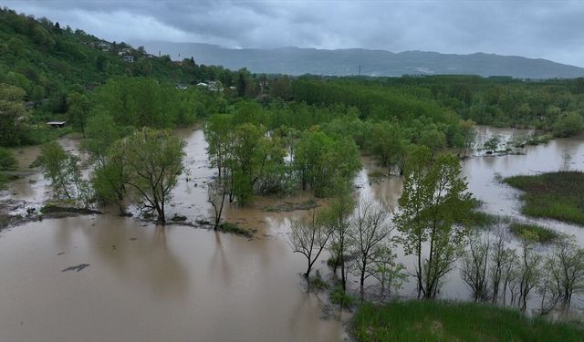 Efteni Gölü Kuş Cenneti Tabiat Parkı, heyelan riski nedeniyle ziyarete kapatıldı