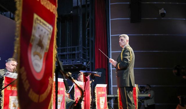 Ege Ordusu Bölge Bando Komutanlığı 'Aydın Kültür Yolu Festivali'nde konser verdi