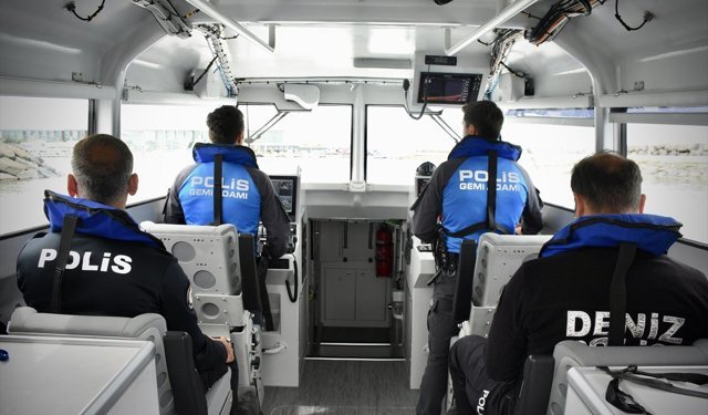 Emniyetin 'gemi adamı' adayları Karadeniz'deki eğitimle göreve hazırlanıyor