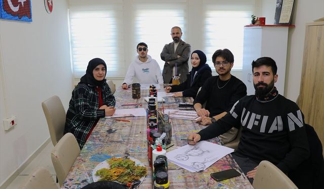 Engelli üniversite öğrencileri farkındalık çalışmalarıyla 'engelsiz yaşam'a dikkati çekiyor