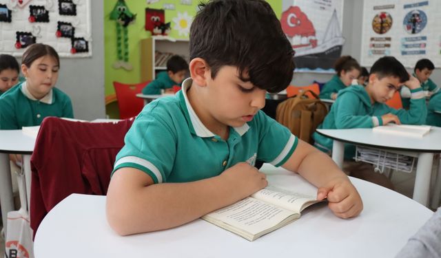 Erzincan'da kitapla buluşan aileler ekran bağımlılığına karşı birleşti
