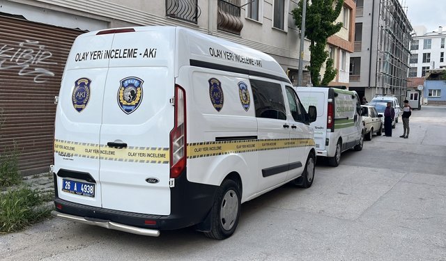Eskişehir'de 31 yaşındaki kişi evinde ölü bulundu