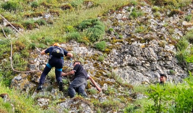 Eskişehir'de mahsur kalan 2 kişi AFAD ekiplerince kurtarıldı