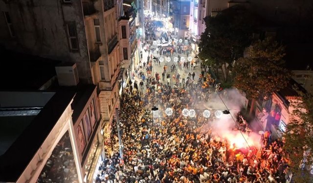 Galatasaray'ın şampiyonluğu İstanbul'da coşkuyla kutlandı