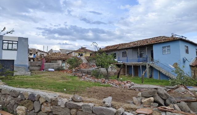 GÜNCELLEME - Çorum'da hortum meydana geldi