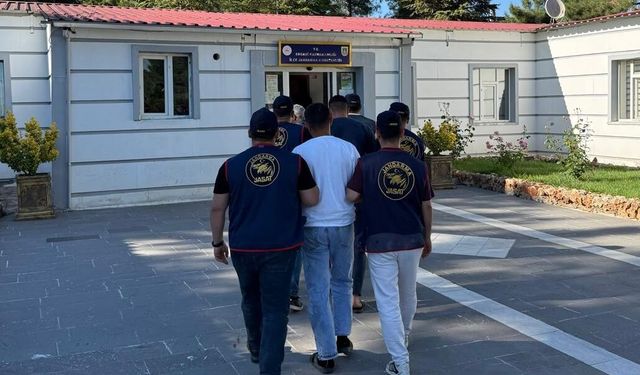 GÜNCELLEME - Diyarbakır'da 1 kişinin öldüğü, 1 kişinin yaralandığı silahlı saldırıya ilişkin 4 şüpheli yakalandı