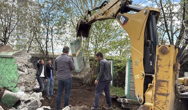 GÜNCELLEME - Erzurum'da kabristandaki kazı usulsüz yapıldığı iddiasıyla durduruldu