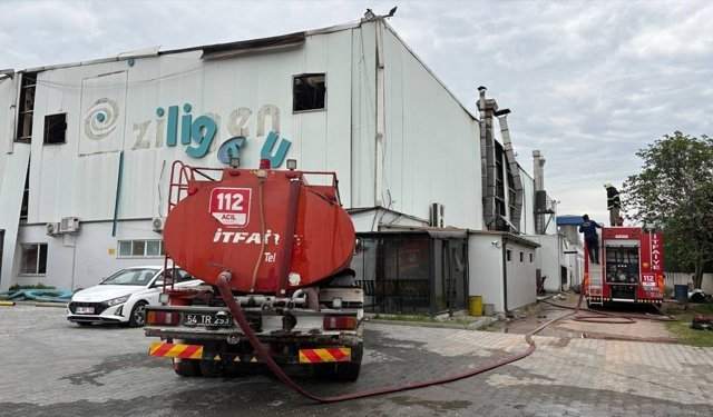 GÜNCELLEME - Sakarya'da konveyör bant üretilen fabrikadaki patlamada 8 kişi yaralandı