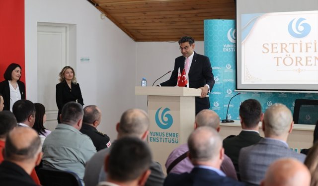Gürcistan'da Savunma Bakanlığı çalışanları ve askerlere Türkçe Dil Eğitimi sertifikaları verildi
