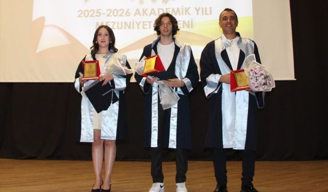 Güvenlik görevlisi olduğu üniversitenin spor bilimleri fakültesini birinci bitirdi