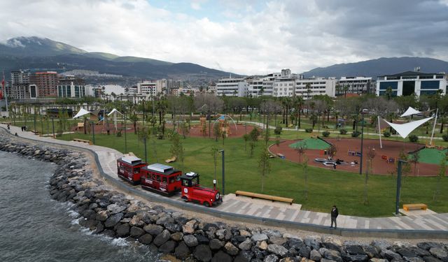 Hatay İskenderun sahilinde 'Gezi Treni' hizmete alındı