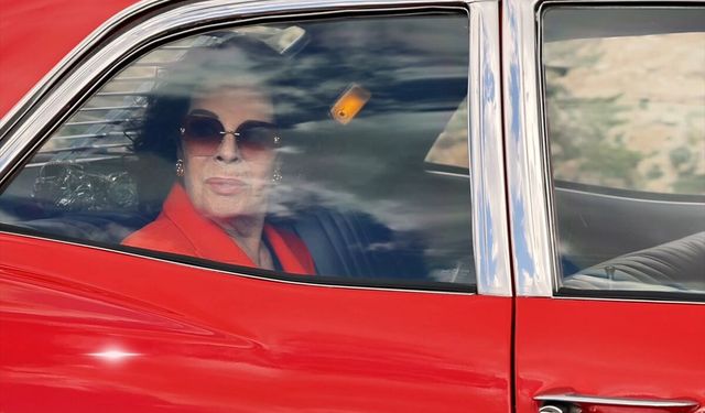 Hülya Koçyiğit'in 50 yıl önceki anısı Sivas'ta yeniden canlandı