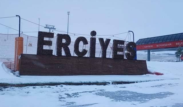 İç Anadolu'nun zirvesi 'Erciyes'e mayıs ayında kar yağdı