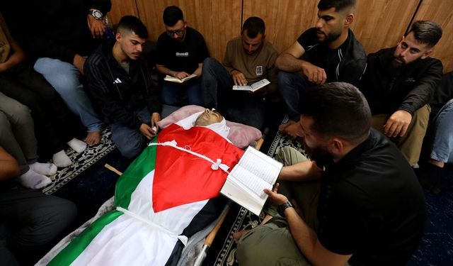 İsrail ordusu işgal altındaki Batı Şeria'da düzenlediği baskında 1 Filistinliyi öldürdü