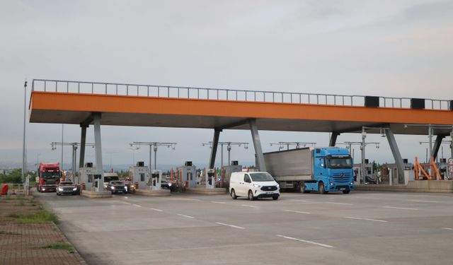 İstanbul-İzmir Otoyolu ile Osmangazi Köprüsü'nde bayram tatili hareketliliği başladı