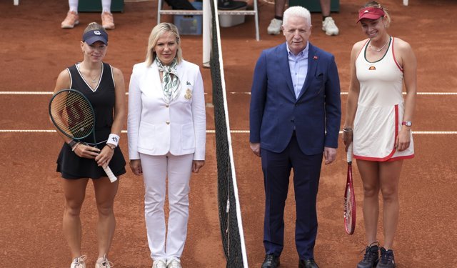 İstanbul Open Tenis Turnuvası'nda şampiyon Maria Timofeeva