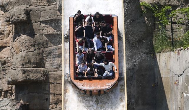 İstanbul'da bayramın ikinci gününde çocukların eğlence durağı tema parklar oldu