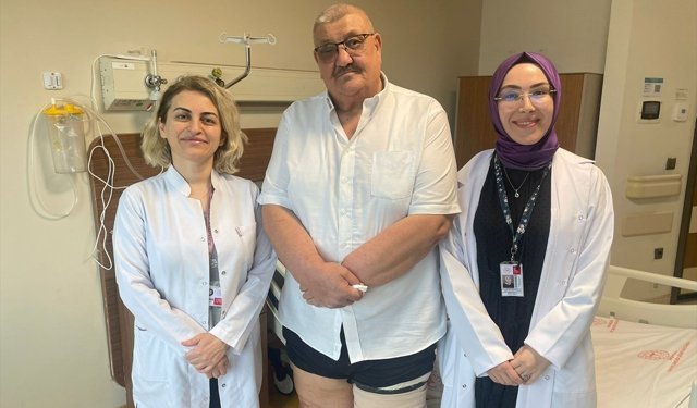 İstanbul'da fil hastasının 2 katına çıkan bacağındaki şişlik tedaviyle geriledi