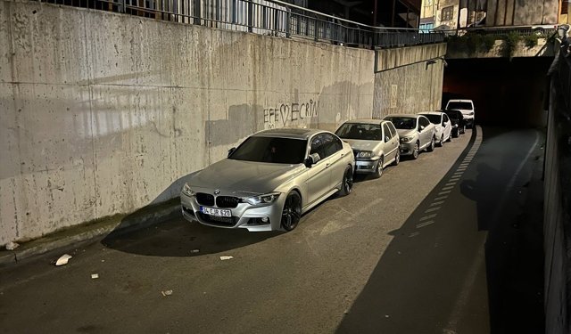 İstanbul'da yanlış park hayat kurtarmak için zamanla yarışan sağlık ekiplerini zorluyor