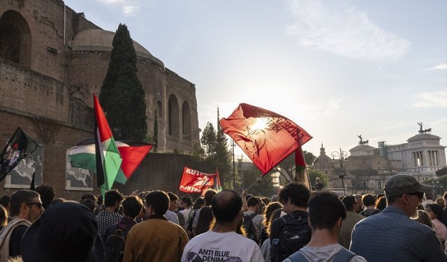 İtalya'da binlerce kişi İsrail'in Küresel Sumud Filosu'na saldırısını protesto etti