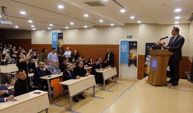 İzmir'de 15 Temmuz Manşetleri Gazetecilik Atölyesi düzenlendi