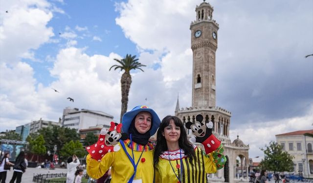 İzmir'de Maarifin Kalbinde Marifetli Gençlik Deneyim Atölyeleri Şenliği yapıldı