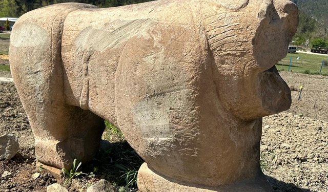 Karabük'te tarihi eser operasyonunda aslan heykeli ele geçirildi