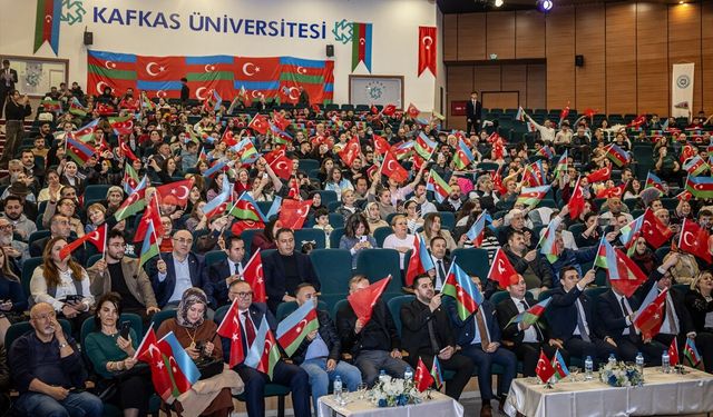 Kars'ta Azerbaycan Bağımsızlık Günü kutlandı