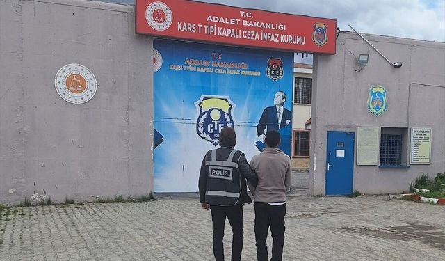 Kars'ta dolandırıcılık suçundan aranan firari hükümlü yakalandı