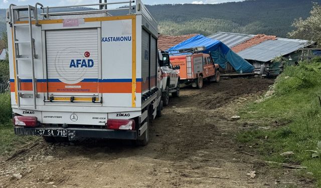 Kastamonu'da çöken ahırın enkazı altında kalan kadın ağır yaralandı