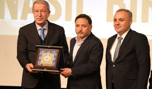 Kayseri'de 'Hangi Eğitim, Nasıl Bir Gelecek' konulu sempozyum düzenlendi