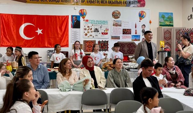 Kazakistanlı çocuklar, derslerinde Türk kültürü ve geleneklerini canlandırdı