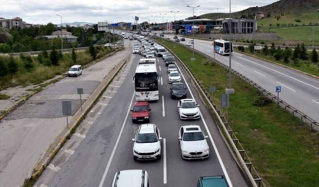 Kırıkkale'de bayram tatilinden dönüş yoğunluğu başladı