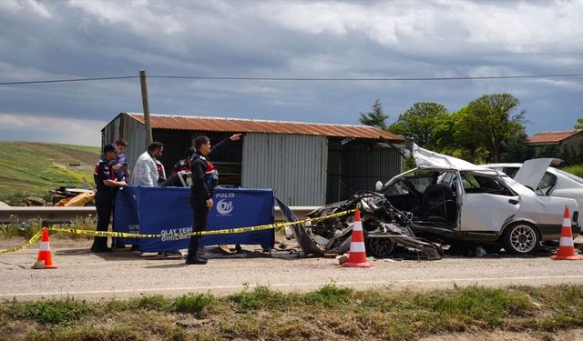 Kırıkkale'de iki otomobilin çarpıştığı kazada 1 kişi öldü, 8 kişi yaralandı