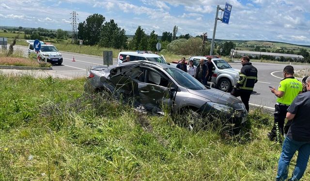 Kırklareli'nde iki otomobilin çarpıştığı kazada 6 kişi yaralandı