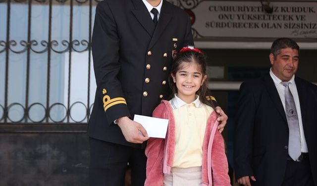 Kocaeli'de ilk mektuplarını Mehmetçiğe yazan öğrencilere askerlerden cevap geldi