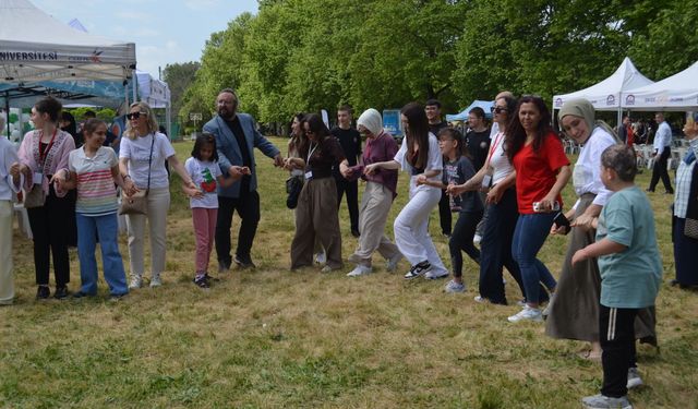 Kocaeli'de özel gereksinimli bireylerin eğlendiği '9. Koza'dan Kelebeğe Gençlik Festivali' düzenlendi