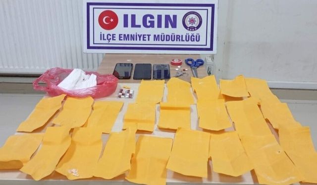 Konya'da araçlarında uyuşturucu bulunan 3 zanlı tutuklandı