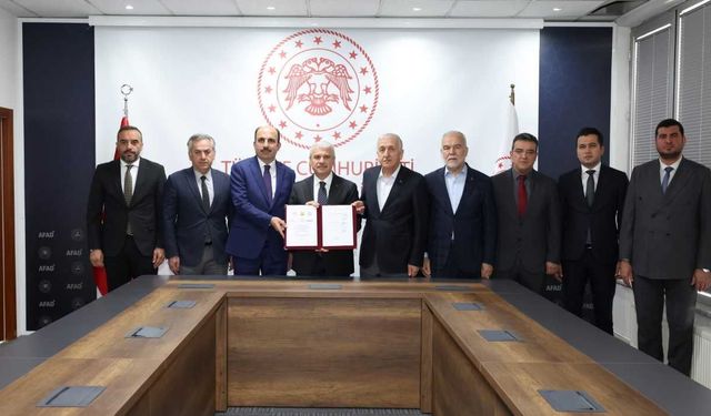 Konya'da iş dünyası ile öğrencileri buluşturacak fuar için imzalar atıldı