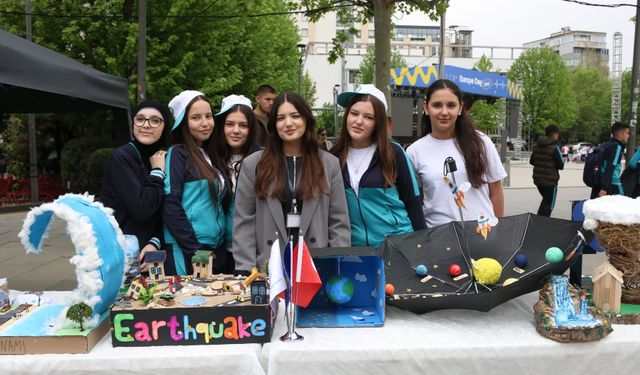 Kosova Uluslararası Maarif Okulları, Priştine'de 'Bilim Fuarı' düzenledi