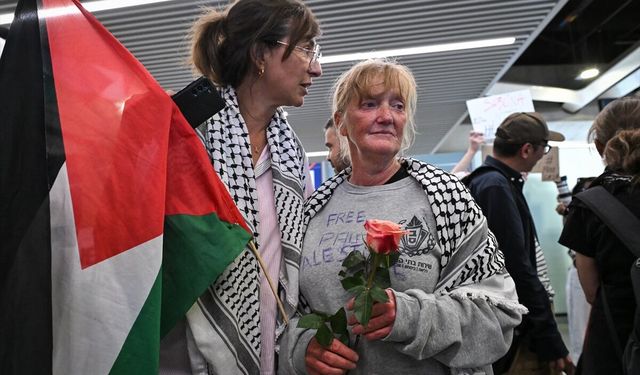 Küresel Sumud Filosu'nun Fransız aktivistlerinden oluşan ilk kafilesi ülkelerine döndü
